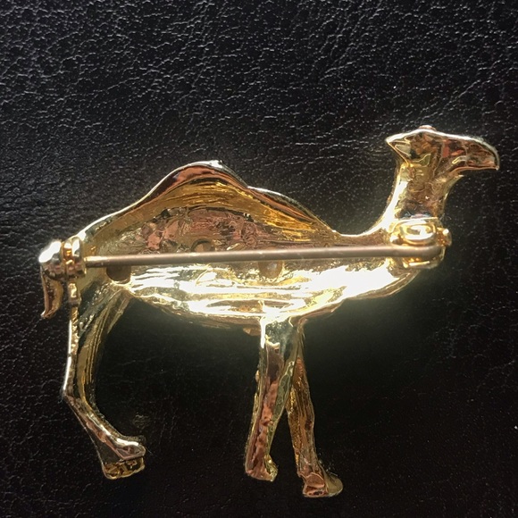 JEWELED GOLD CAMEL PIN - Picture 2 of 2